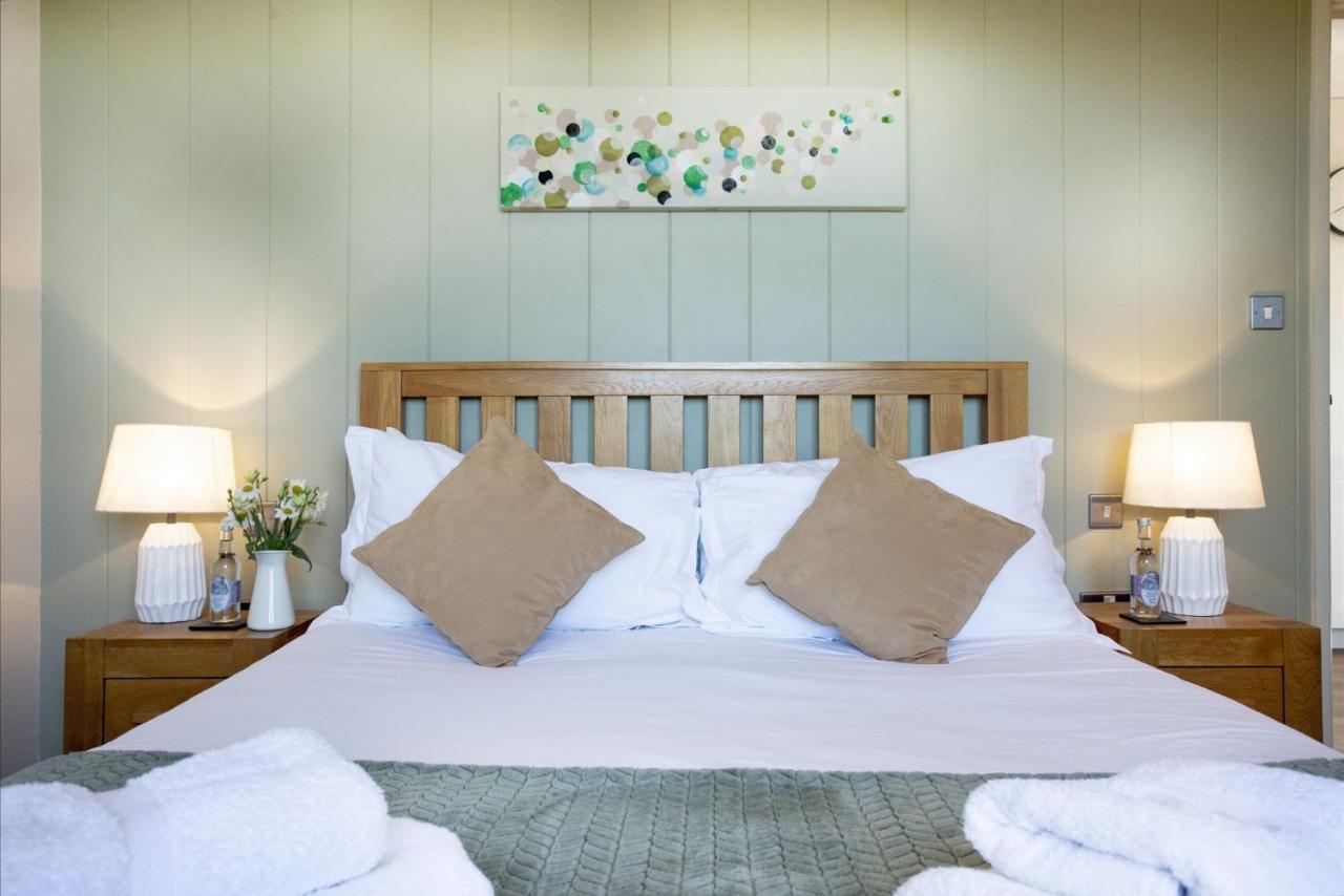 Whileaway Lodge, Strawberryfield Park เชดดาร์ ภายนอก รูปภาพ