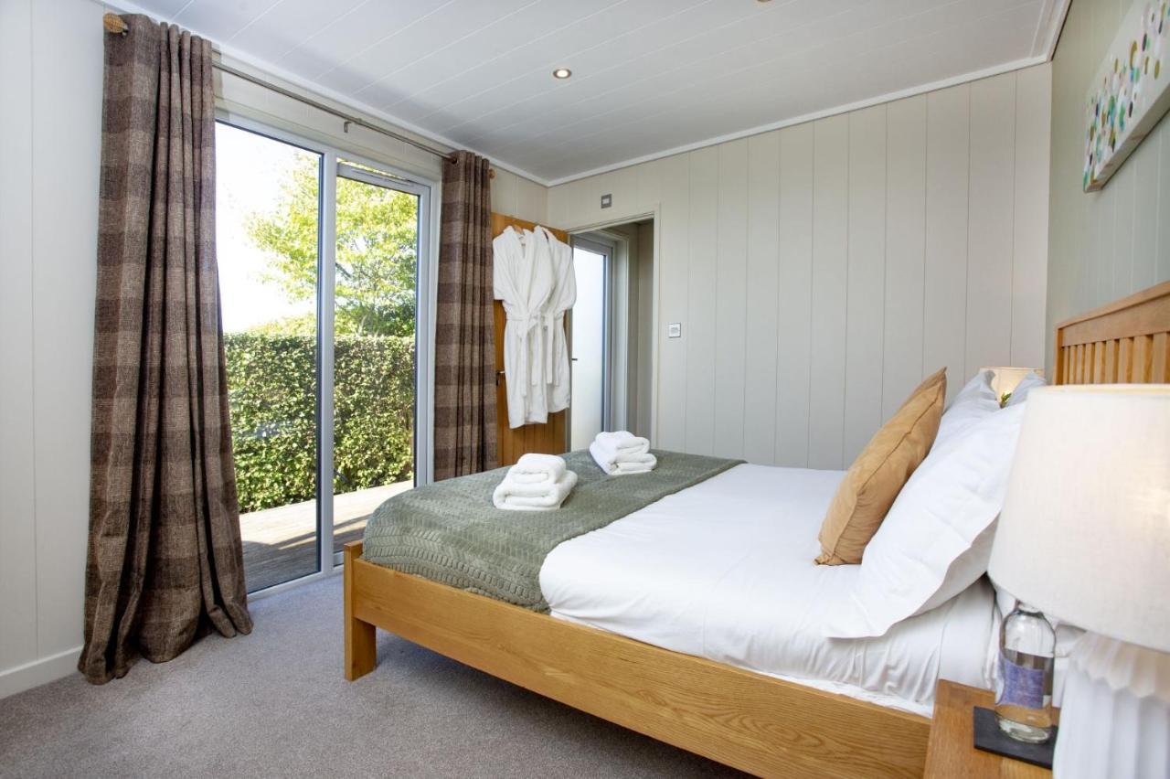Whileaway Lodge, Strawberryfield Park เชดดาร์ ภายนอก รูปภาพ